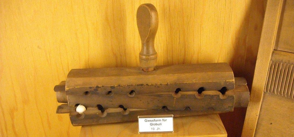 Gie&szlig;form f&uuml;r Globuli 19. Jh.